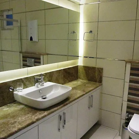 Tropical Gardens E 7 Spacious Duplex 4 Bed Home Apartment *