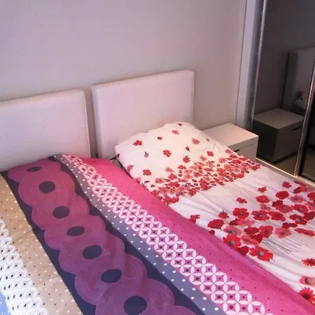 Tropical Gardens E 7 Spacious Duplex 4 Bed Home Apartment *